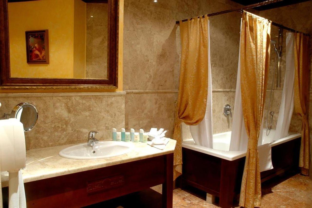 Optima Collection Dnipro Hotel Buitenkant foto